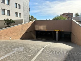 Garaje en venta en Can Nadal - Falguera en Sant Feliu de Llobregat