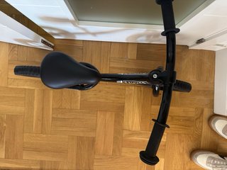Bicicleta sin pedales Sawyer negra ultraligera