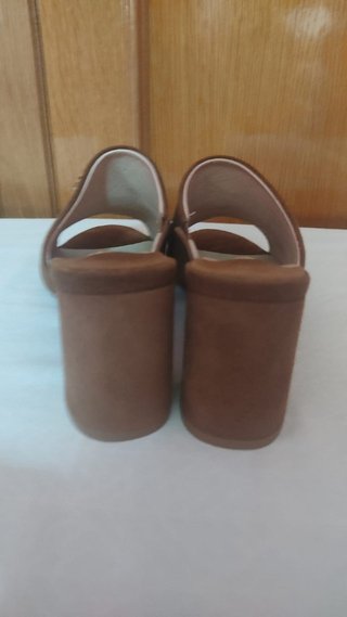 HUMAT sandalias zueco piel ante con piedras T.38