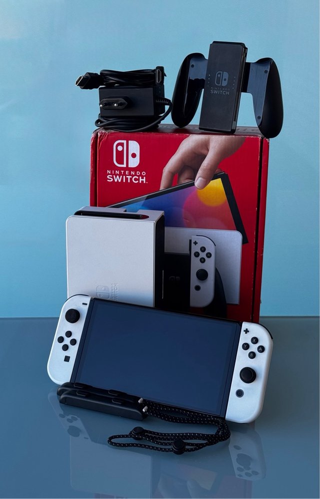 Nintendo Switch OLED Completa + Juegos