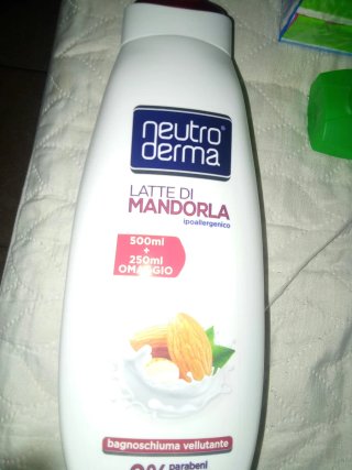 Neutro Derma Latte di Mandorla Bagnoschiuma