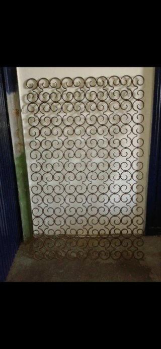 Reja de Forja con Diseño Ornamental