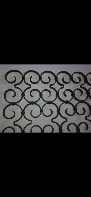 Reja de Forja con Diseño Ornamental