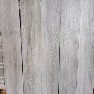 Lote de 73m2 de Azulejos Gris Efecto Madera