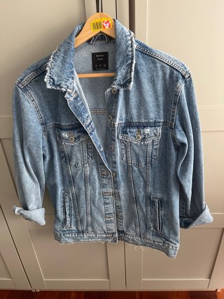 Cazadora vaquera oversize Bershka