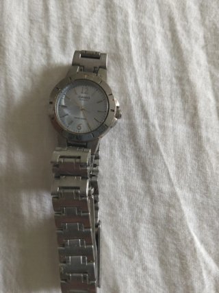 Reloj Casio de Mujer Plateado