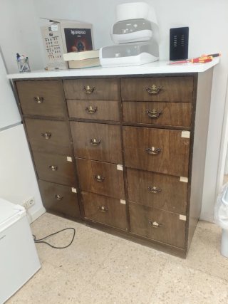 Cajonera Antigua de Madera