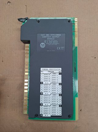 Allen-Bradley 1771-OWNA Módulo Salida Contacto
