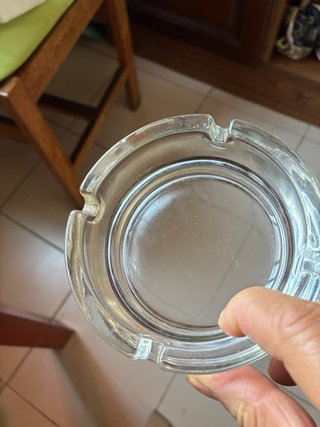 Cinzeiros usados apenas algumas vezes, em bom esta