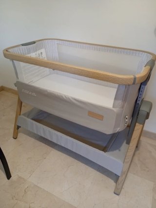 Minicuna Nanna madera y tela