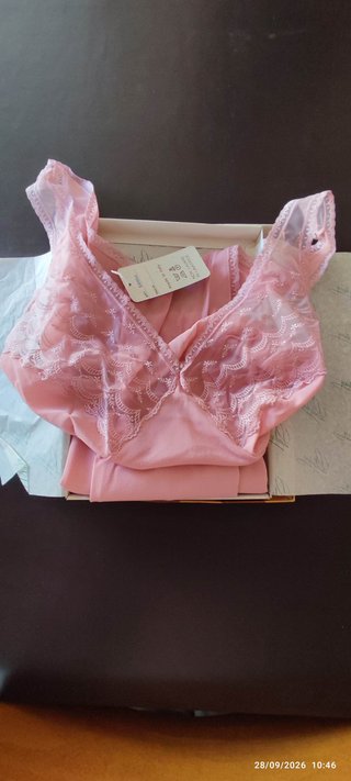 Sottoveste in pizzo rosa