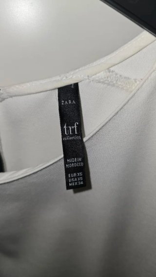 Vestido blanco con lazo negro