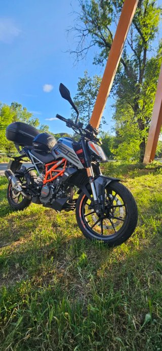 KTM Duke 125 Oct 2022 - 29000km