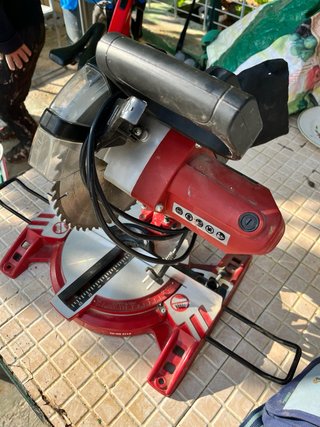 Máquina de cortar madera Einhell TH-MS 2112