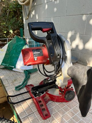 Máquina de cortar madera Einhell TH-MS 2112