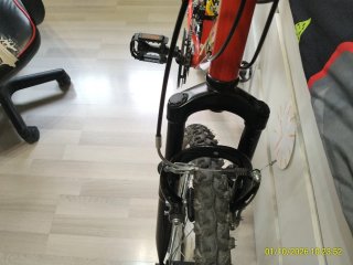 bicicleta de montaña de 24". Poco uso