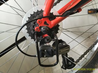 bicicleta de montaña de 24". Poco uso