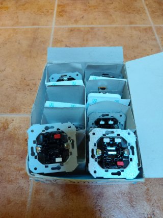 Simon 31 interruptor y conmutador sin placa