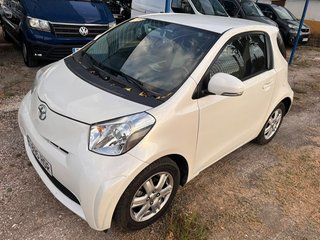 Toyota iQ 2011
