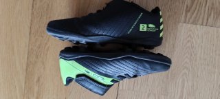 Botas de fútbol para niño