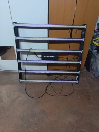 Pantalla LED Lumatek 600W y extractor