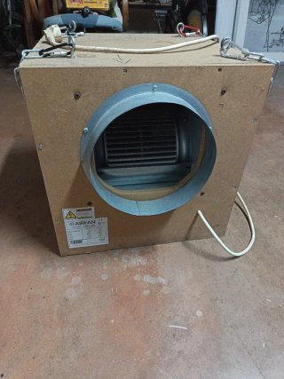 Pantalla LED Lumatek 600W y extractor