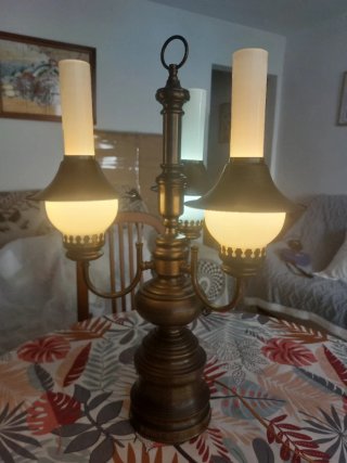 Lámpara Vintage estilo quiqué, de sobremesa.