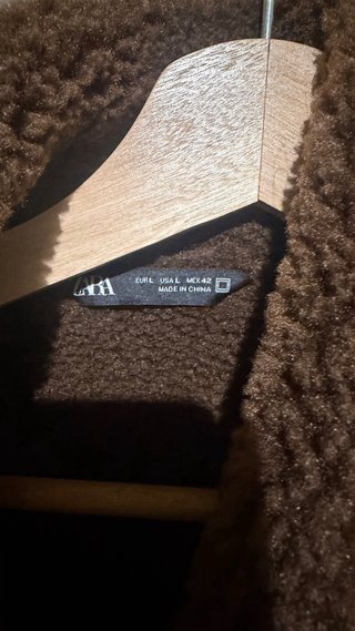 Chaqueta Zara efecto piel marrón