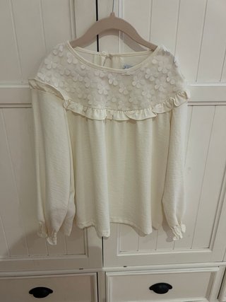 Dos paquetes de ropa de marca