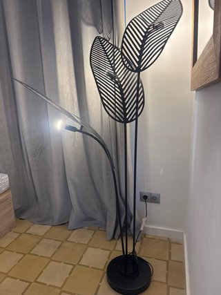 Lámpara de pie Palmera Negra