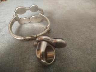Conjunto de Pulsera y Anillo de Zamac