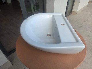 Lavabo de cerámica blanco