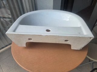 Lavabo de cerámica blanco