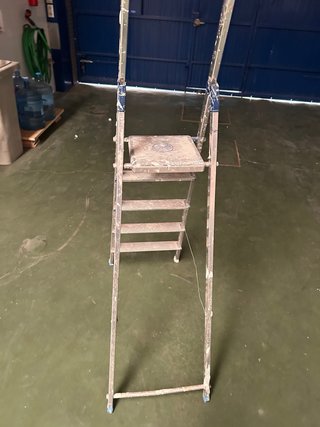 Escalera de mano plegable