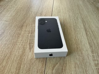 Caja iPhone 16 Apple Negra