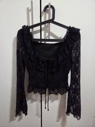 Blusa gótica encaje manga larga