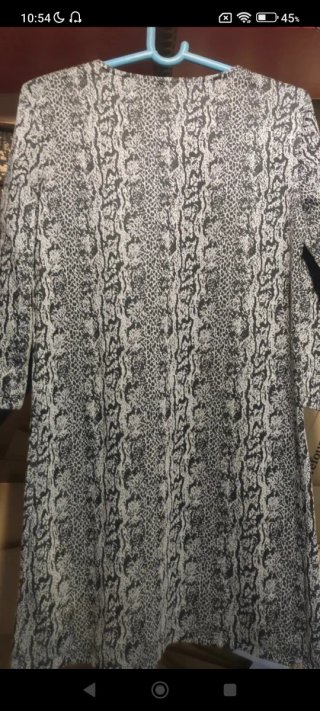 Vestido M estampado serpiente Stradivarius