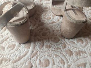 Sandalias tacón dorado suave n 40