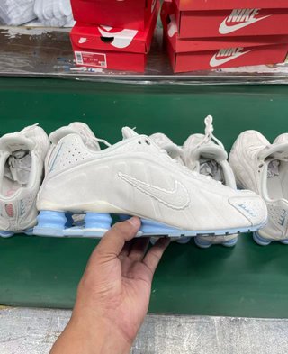 Nike Shox R4 Naranja Negro Talla 42
