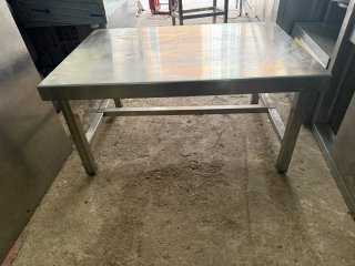 Mesa de acero inoxidable