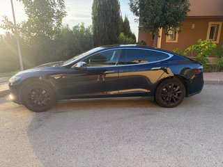 Tesla Model S 2014