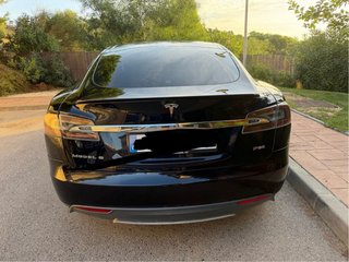 Tesla Model S 2014
