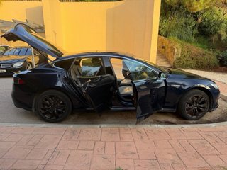 Tesla Model S 2014