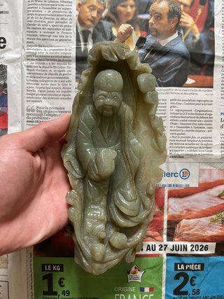 Figura de jade chino tallado