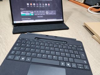 Microsoft Surface Pro Flex Keyboard con Slim Pen