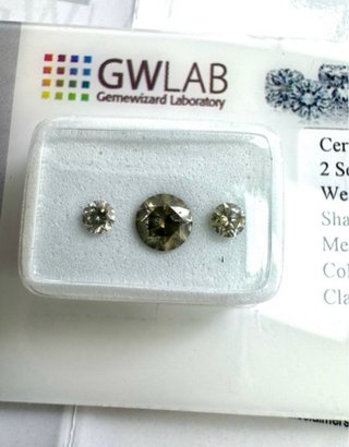 3 pcs Diamante (Color natural) - 0.82 ct - Redondo