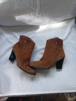 Botines de Tacón Ante Marrones Talla 40
