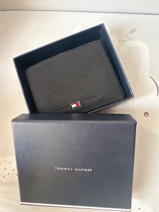 Cartera Tommy Hilfiger Negra