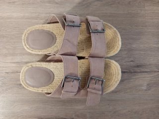Sandalias planas rosa
