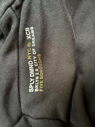 Chándal Negro Supply & Demand